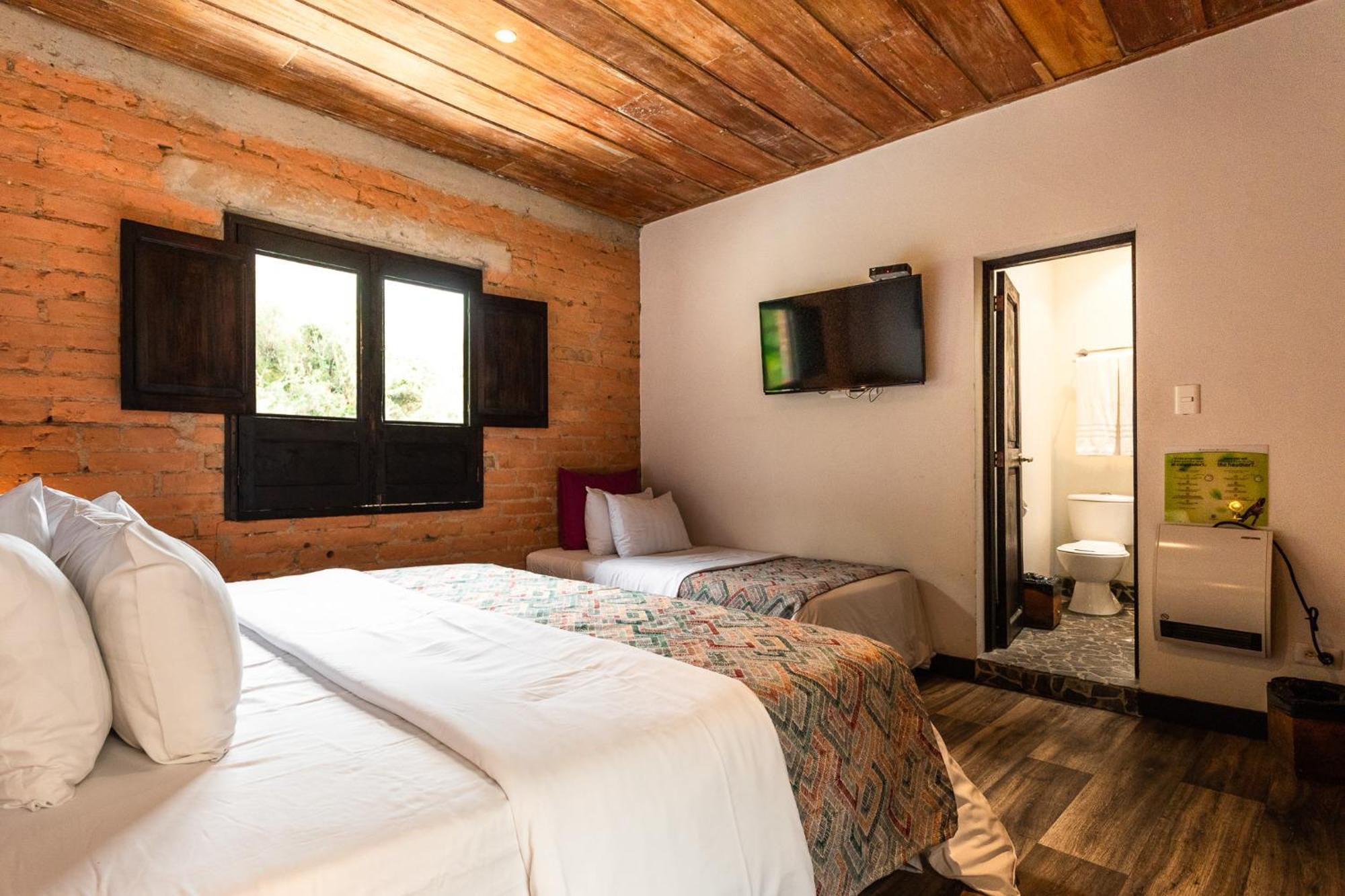 Hotel Termales Del Ruiz Gallinazo  Exterior photo